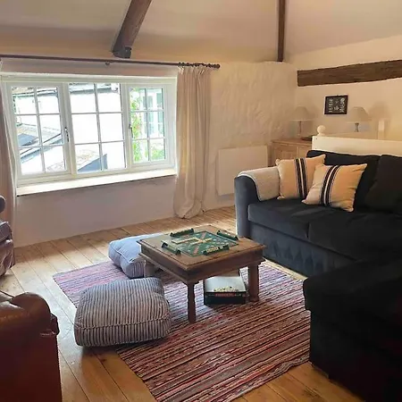 The Anvil, 2 Bed Cottage, In The Heart Of Cornwall *